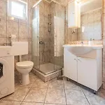Apartamento In Pag With Wifi