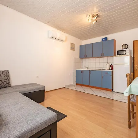 1 Bedroom Gorgeous In Pag باغ
