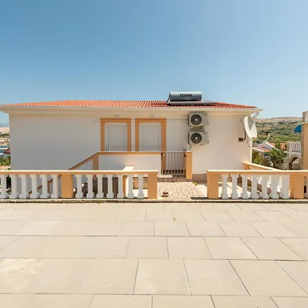 Appartement In Pag With Wifi Pag Town