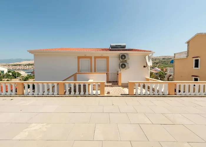 Appartement In Pag With Wifi Pag Town