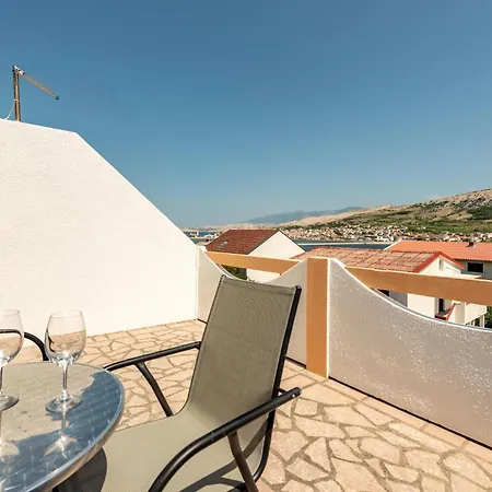 1 Bedroom Gorgeous In Pag Apartment Pag Town