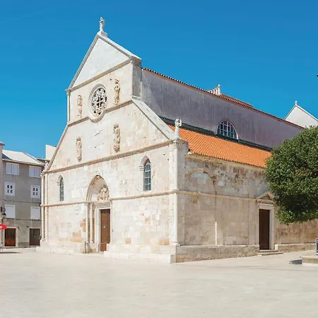 1 Bedroom Gorgeous In Pag Pag Town
