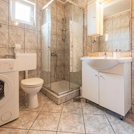 Apartment In Pag With Wifi