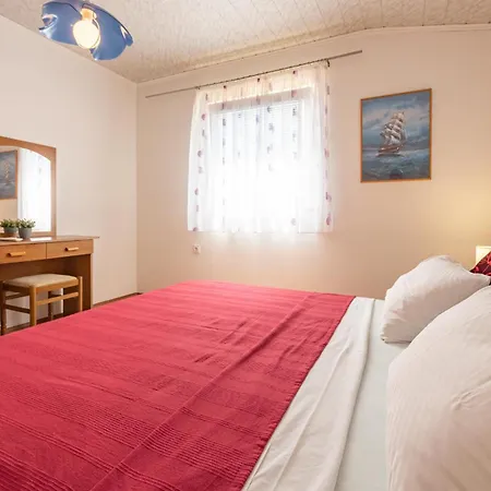 In Pag With Wifi Apartment *